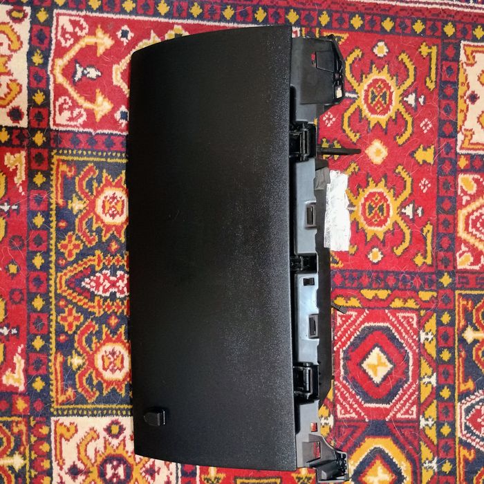 Бардачок Tесла модель3