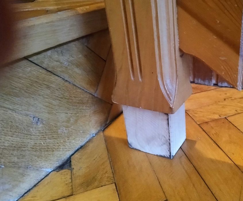 Balustrada schodowa wewnętrzna drewniana