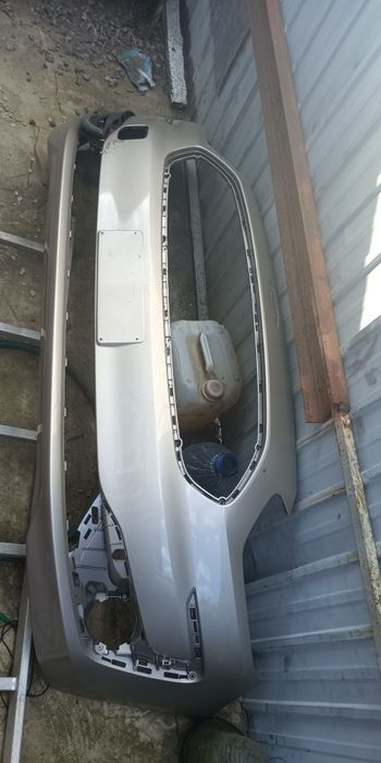 продам передний бампер форд