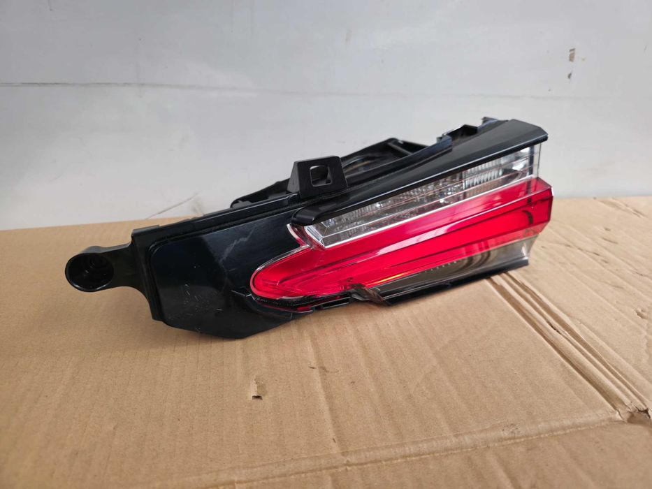 Farolim STOP direito LEXUS NX NX200T NX300H