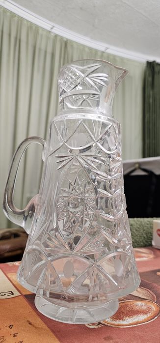 Хрустальный графин , кувшин.