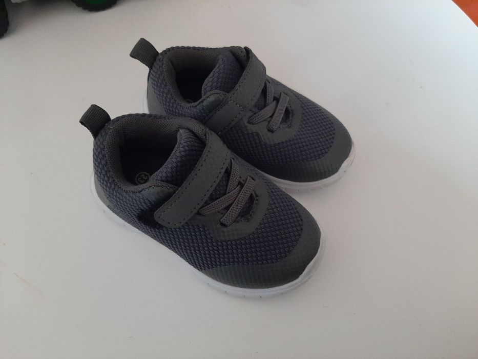 Ténis NOVOS menino
