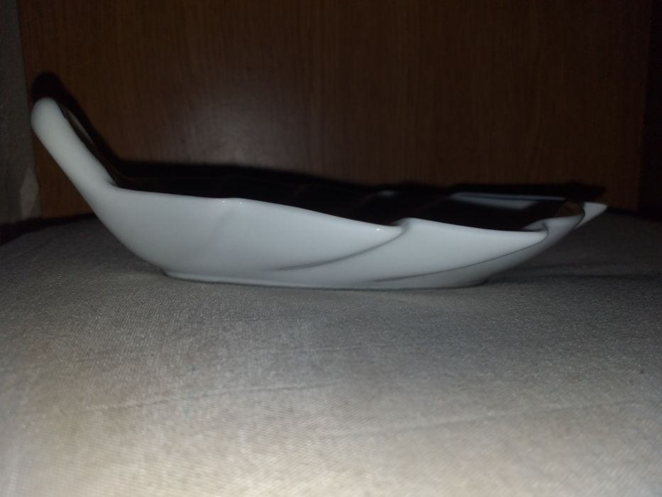 Niemiecka antyczna porcelana liść bez uszkodzen