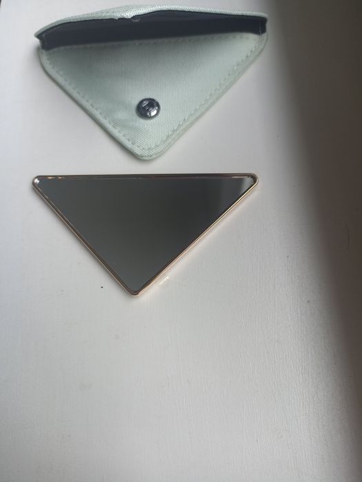 Prada люстерко дзеркало міні в чохлі  , зручне для сумочки, нове