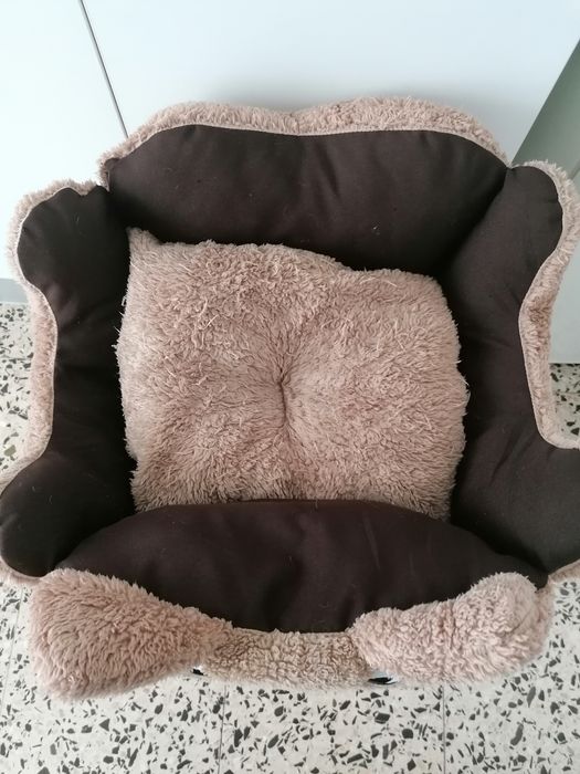 Cama para gatos bege
