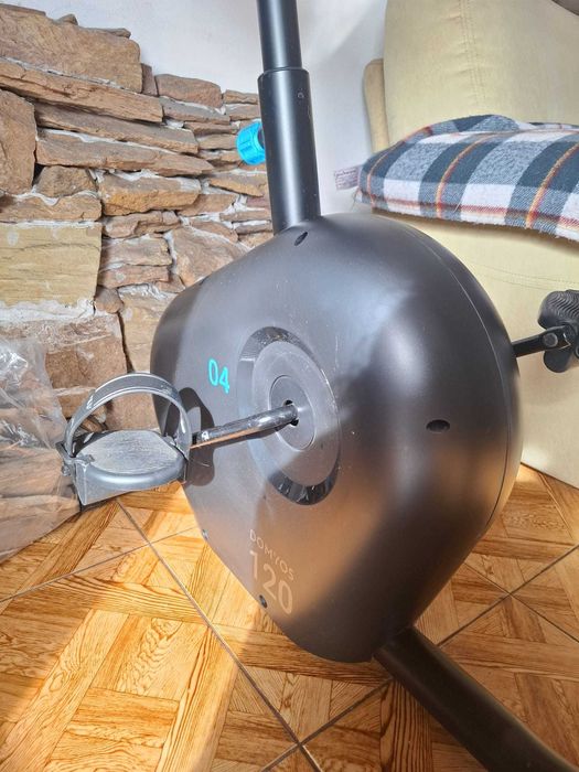 Bicicleta Estática Essencial EB120 Domyos