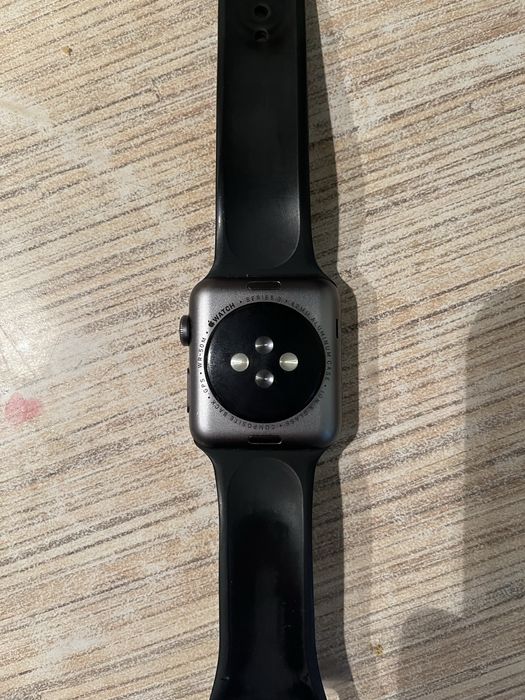 Apple Watch series 3 42mm заблоковані на icloud