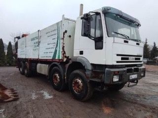 Samochód Ciężarowy Iveco Traker 4 osiowe z HDS