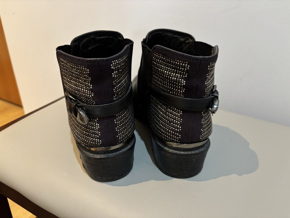 Botins Tachas Pele Alma en Pena 37