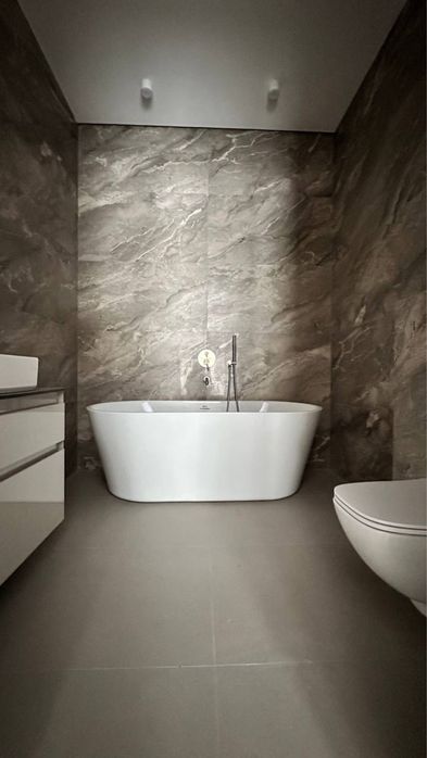 Продаж будинку з ремонтом в закритому КМ в Лісниках, 8 соток, газ