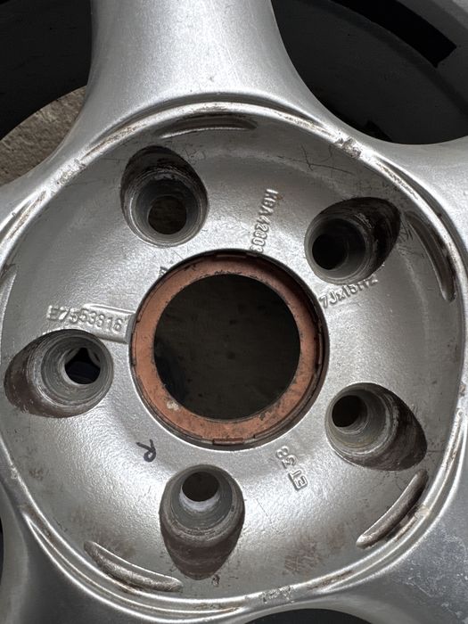 Диски шини 5/112R15 ЕТ38 7J ЦО57.1 205/60R15 два 4.7мм два 4.2мм Skoda wv Audi Seat Passat T4 Mercedes