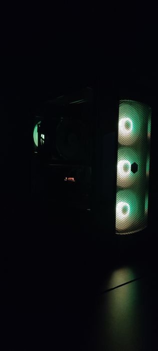 Komputer i7-13700kf, 32 GB ram, SSD 2tb m2, RTX 3060 ti.