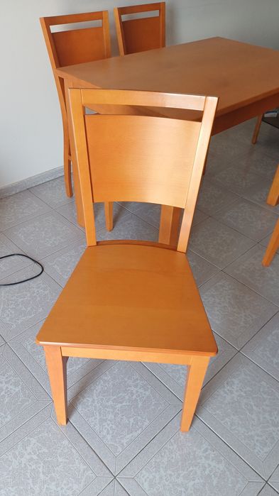 Mesa cozinha e 4 cadeiras 110cmx70cm