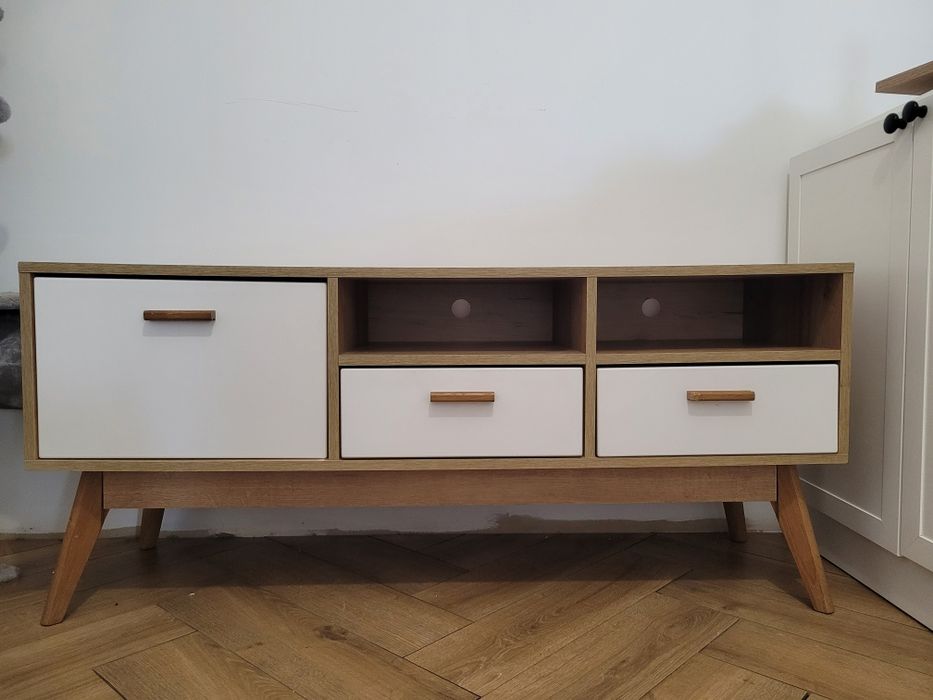 Szafka RTV z szufladami