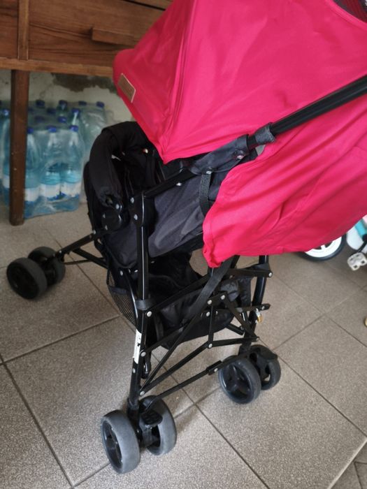 Carrinho de bebê tipo guarda chuva