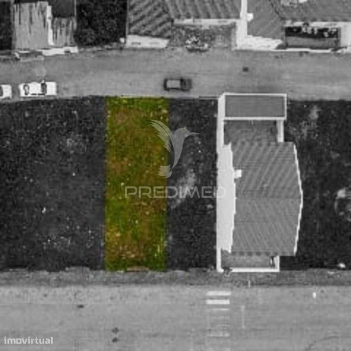 Lote de Terreno Urbano para Moradia T5 com Logradouro, Garagem e Po...