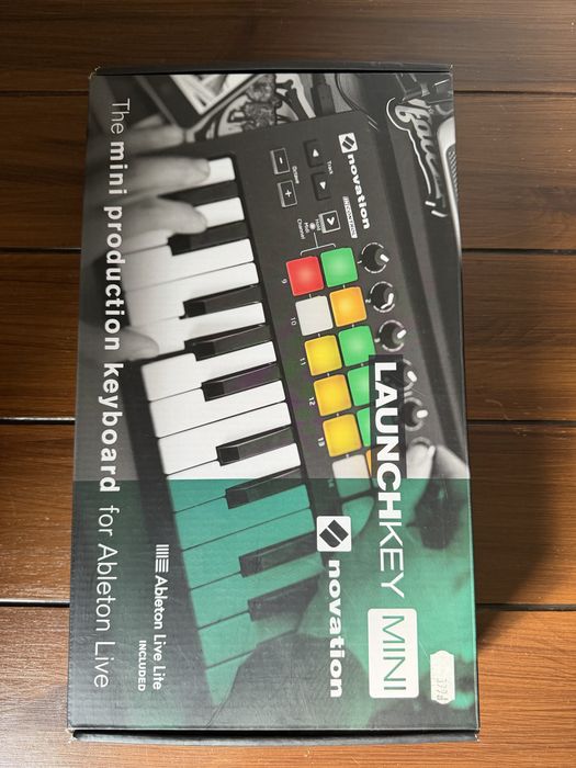 NOVATION LaunchKEY mini mk2