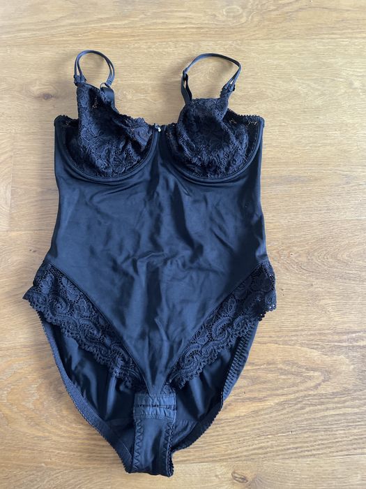 Koronkowe body Triumph, 85c, rozm M, czarne, seksowne