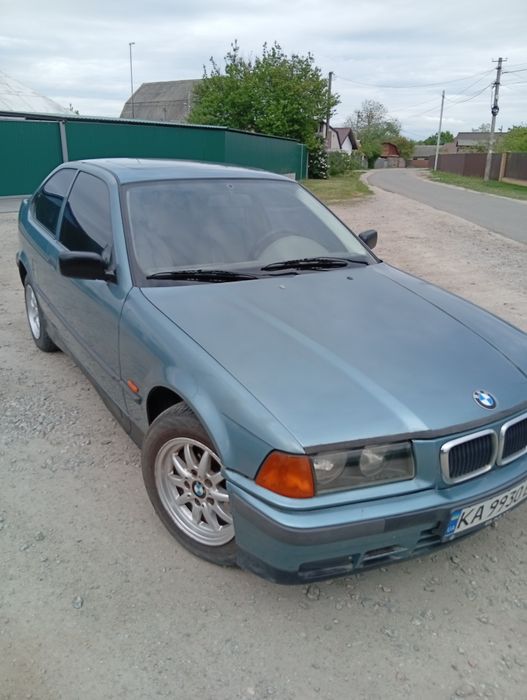 Бмв е36 компакт  1.6