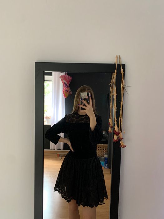 sukienka z aplikacjami czarna vintage