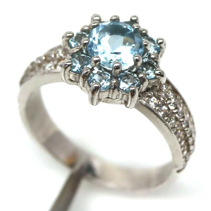 Кольцо ручной работы из Таиланда, небесно-голубым топазом размер 16,75