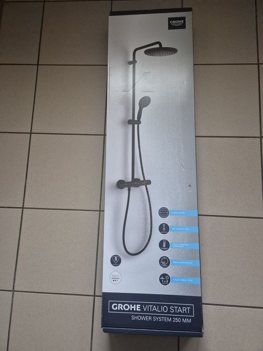 Deszczownica czarna grohe vitalio start