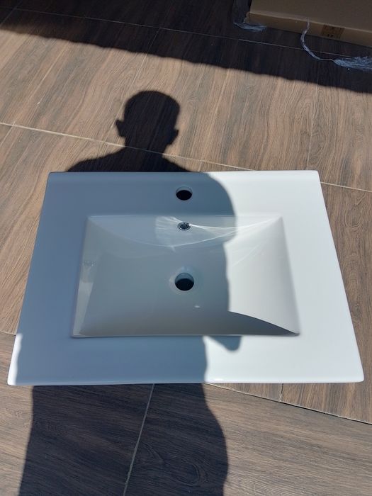 Sprzedam umywalkę nową