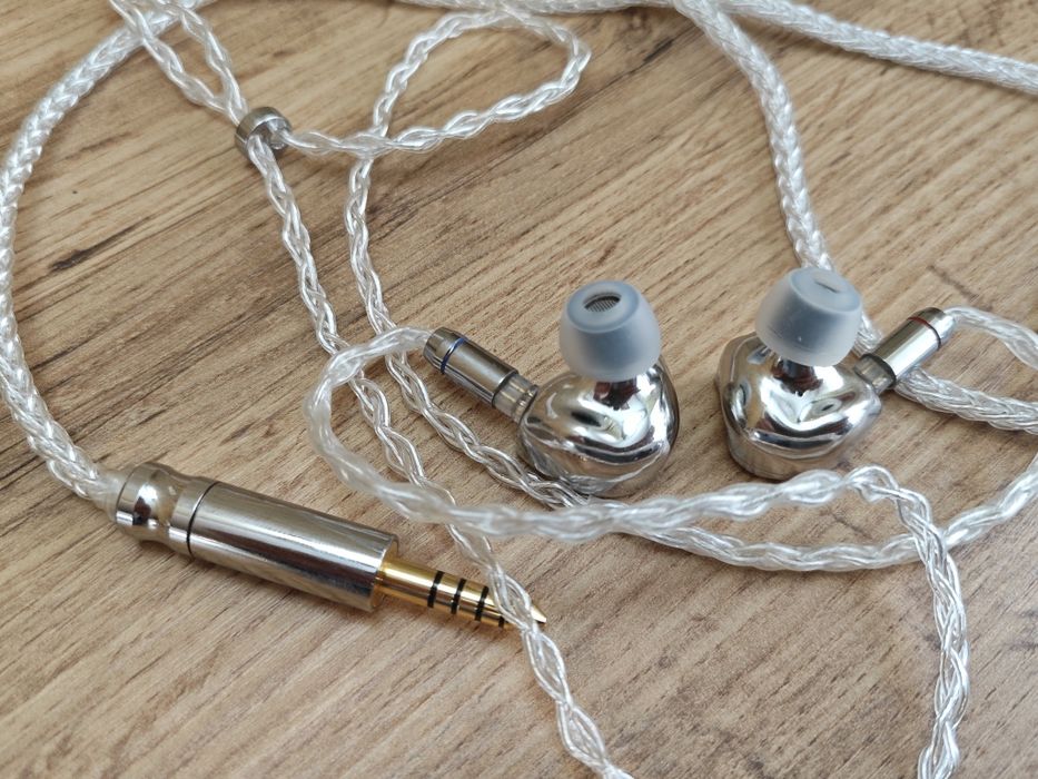 Наушники Cayin Fantasy + кабель XINHS 18G  8-ядерный из серебра.