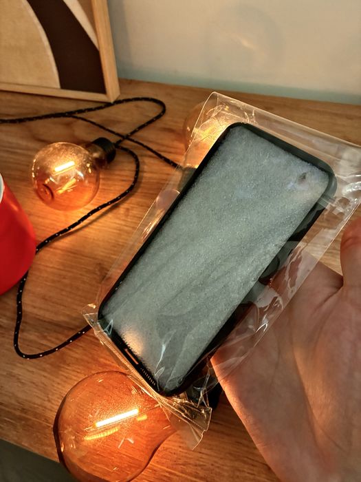 Чехол для iphone 16e