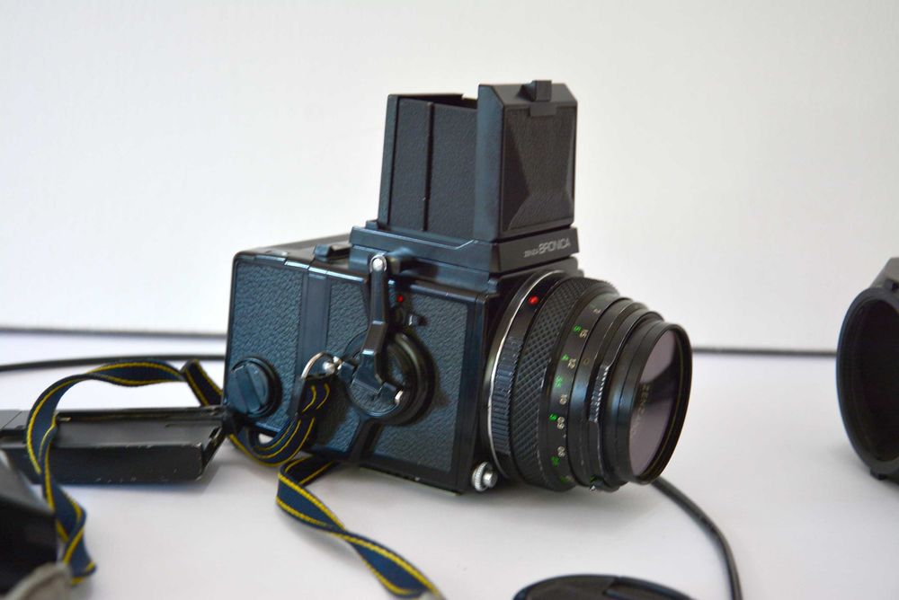 Bronica Zenza. Aparat średnioformatowy. Analogowy. 4,5x6cm. Zestaw