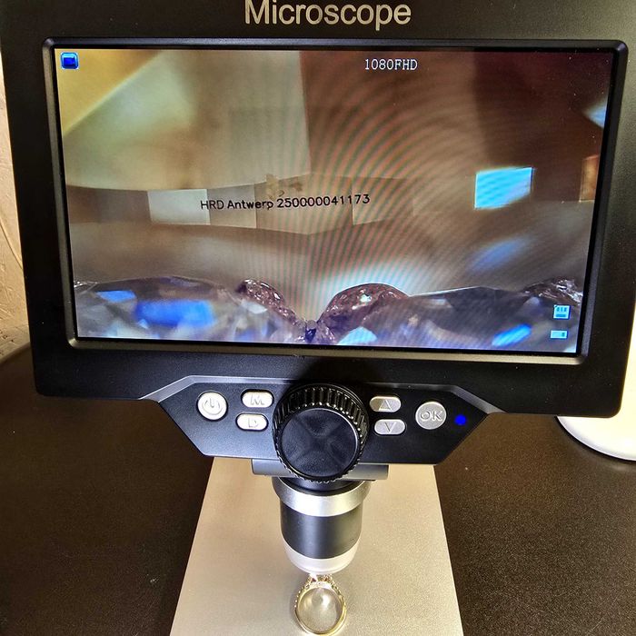 Pierścionek NATURALNY Diament 1.55 ct Łącznie 2.20 ct HRD 3x Excellent