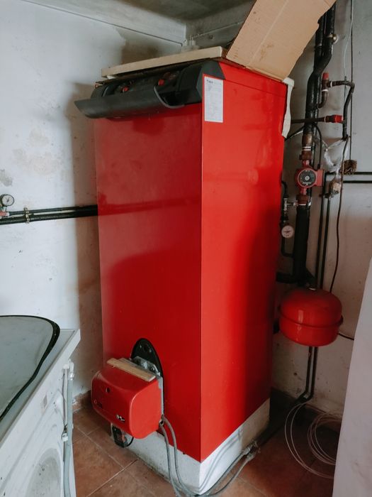 Caldeira a gasóleo e reservatório 700l