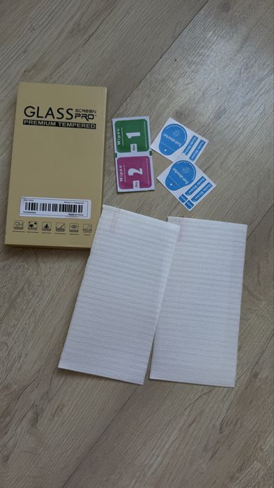 Стікло на айфон 11  і чохли