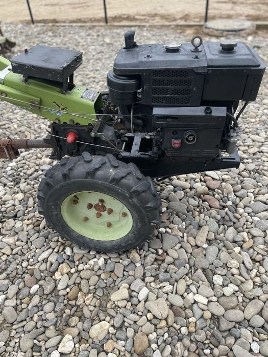 Продам Мотоблок Зубр