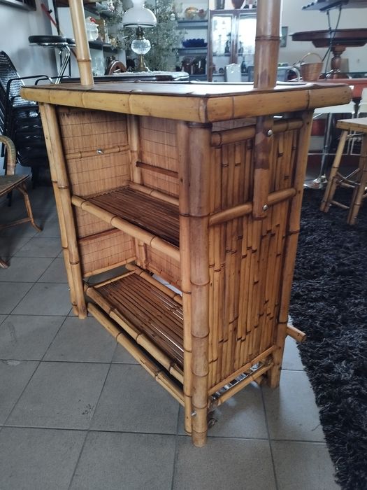 piękny barek bar recepcja rattanowa Vintage