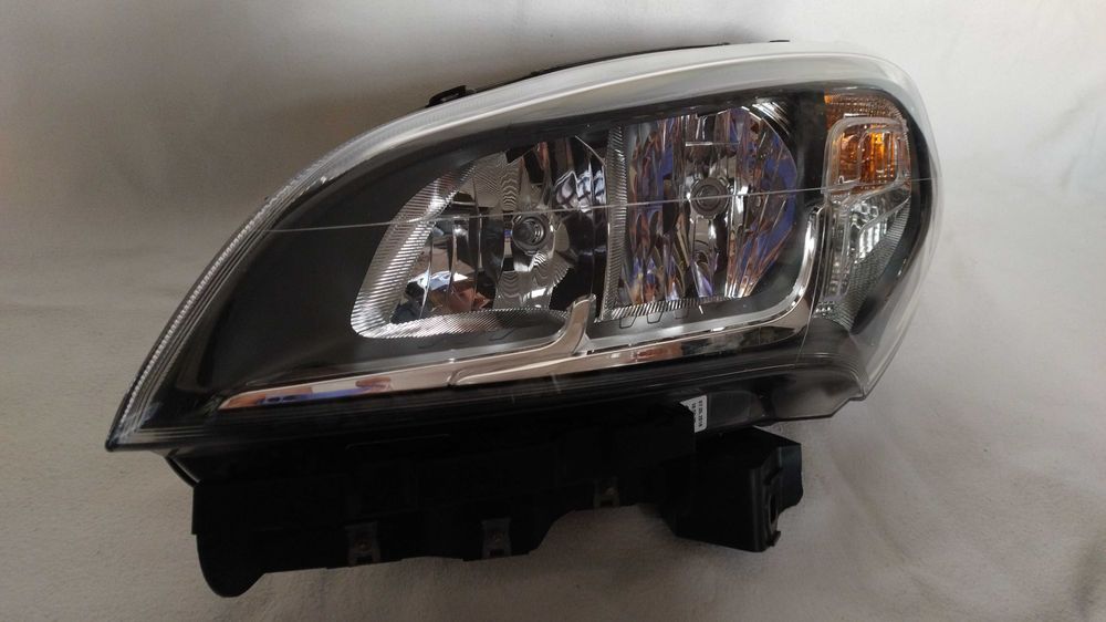 Reflektor Lewy Lampa Przednia Lewa Fiat Doblo II 2 Lift Czarny Środek