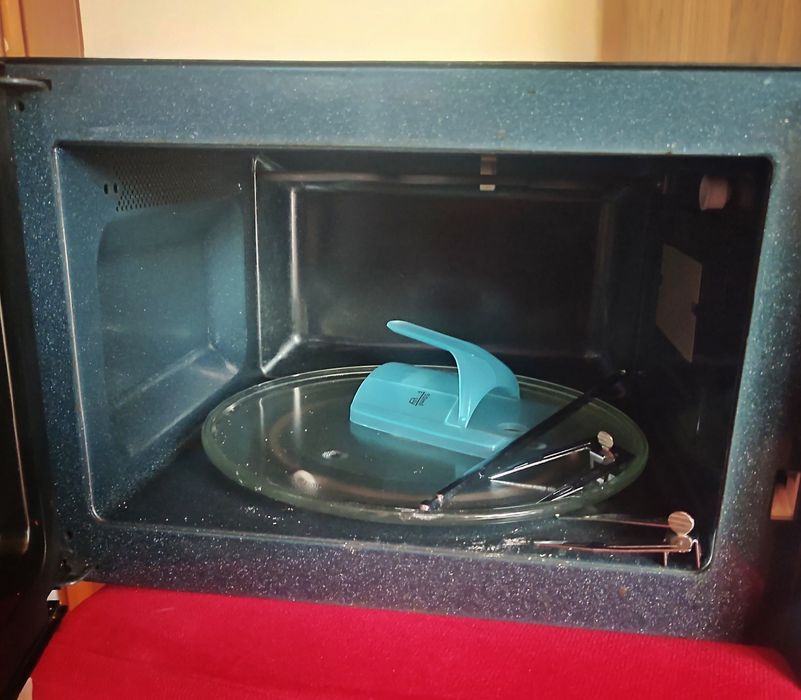 Kuchenka mikrofalowa Samsung  GE89MST