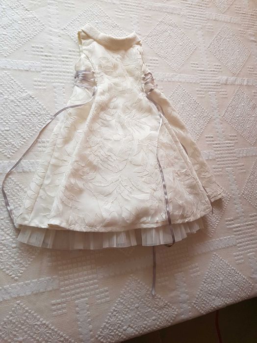 Vestido de criança cerimonial