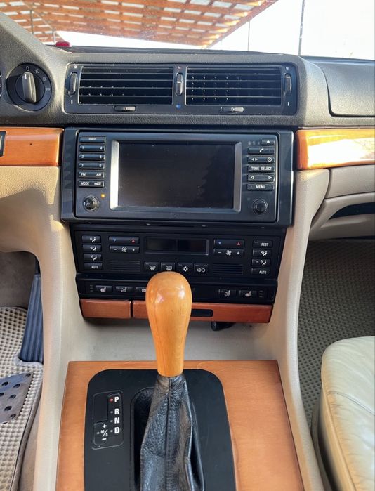 BMW 7 series 735 IL 1999 rest