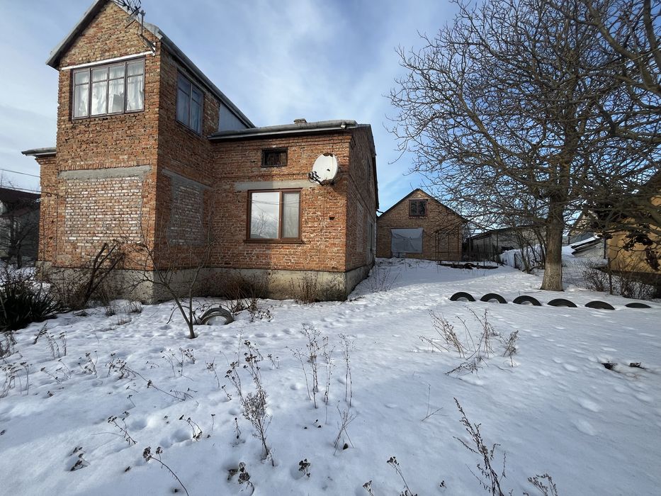 Цегляний будинок!