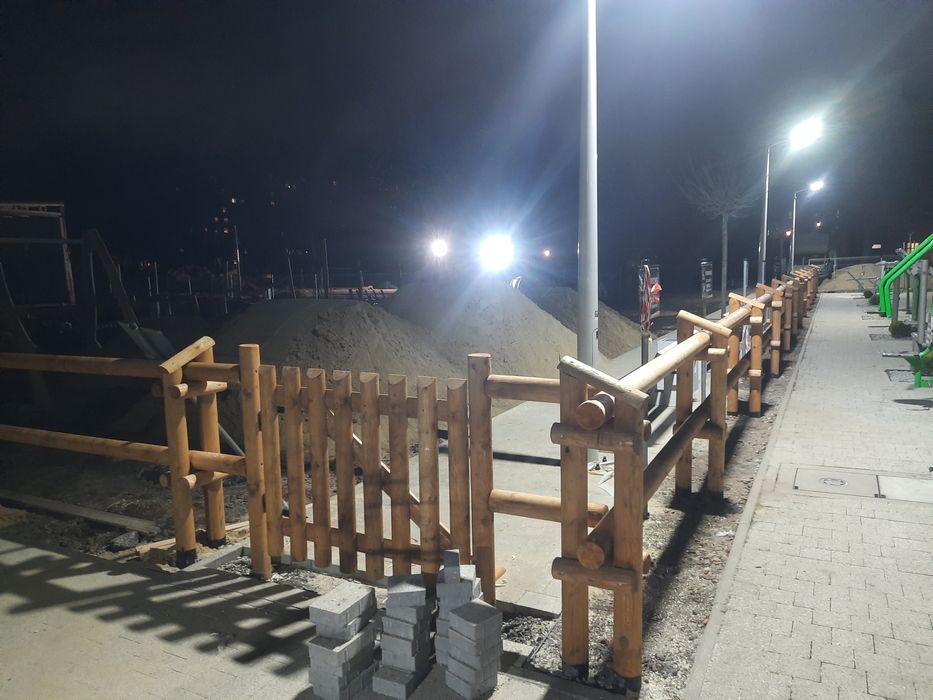 Ogrodzenie  drewniane , panel,słupek,siatka