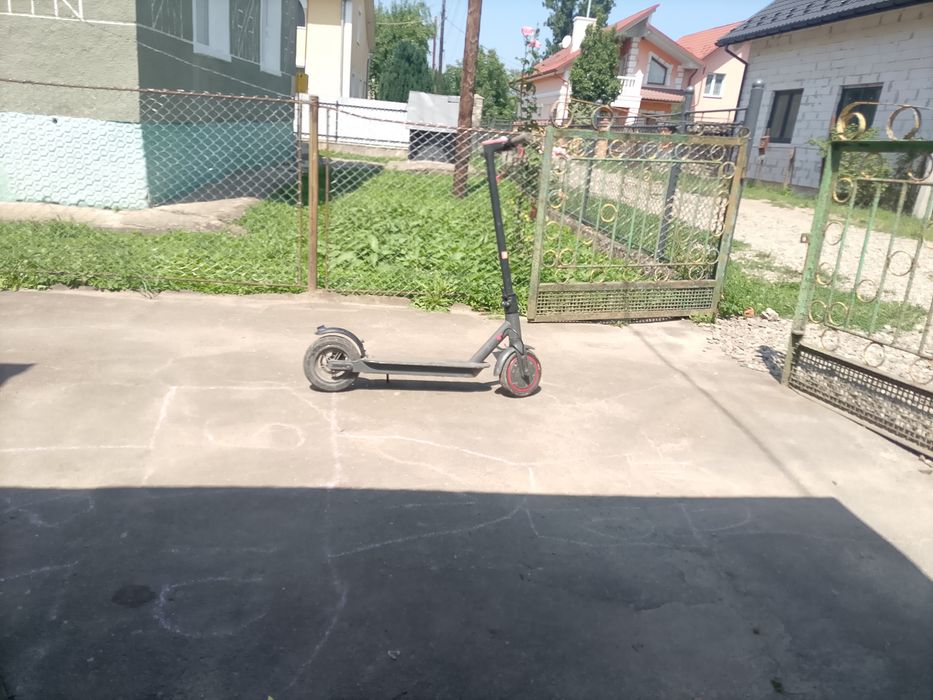 Продаю електросамокат