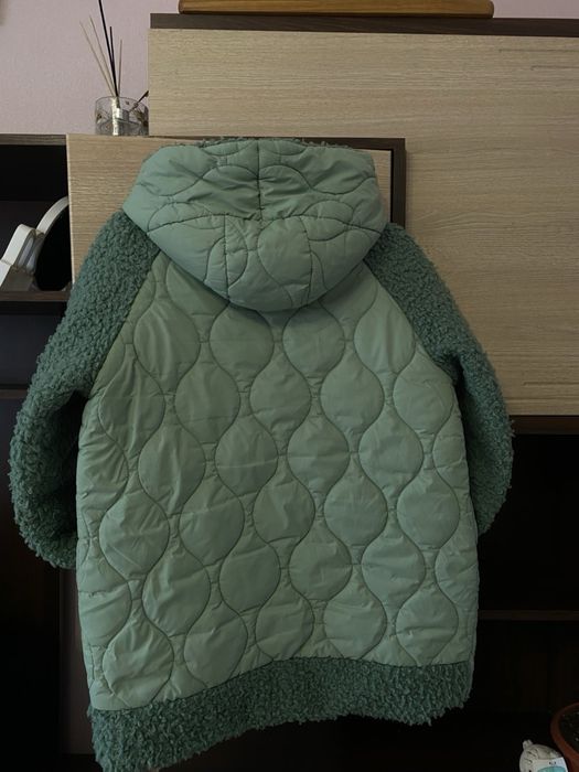 Стильная стёганая куртка с плюшевыми вставками