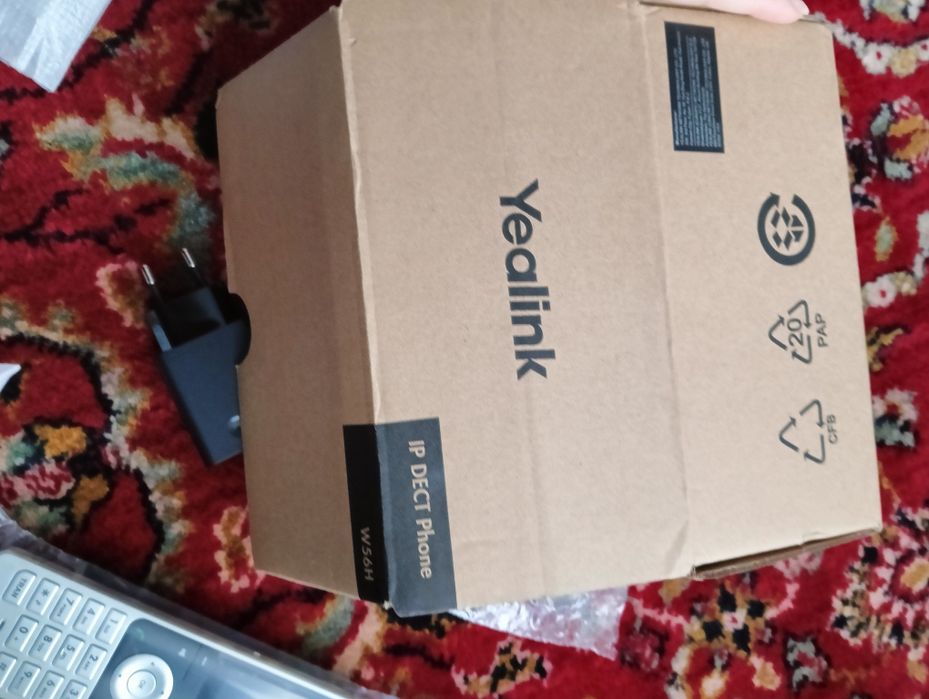 Telefon biznesowy firmowy Yealink W56H i pokrowiec