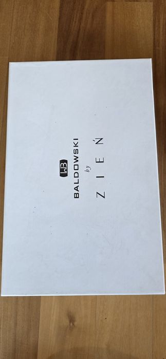 Czółenka czarne zamszowe Baldowski by Zień jak nowe r.37