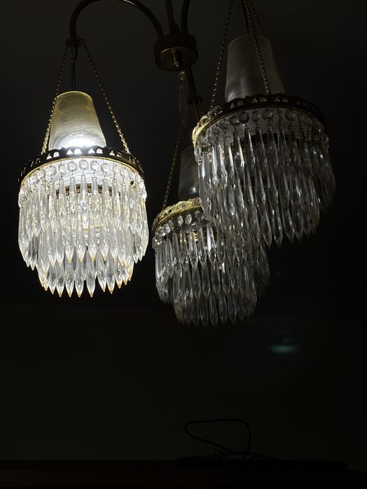 Люстра старомодна