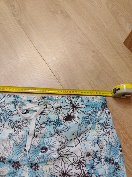 Zestaw ubrań męskich rozmiary L/XL spodenki w kwiaty większe M