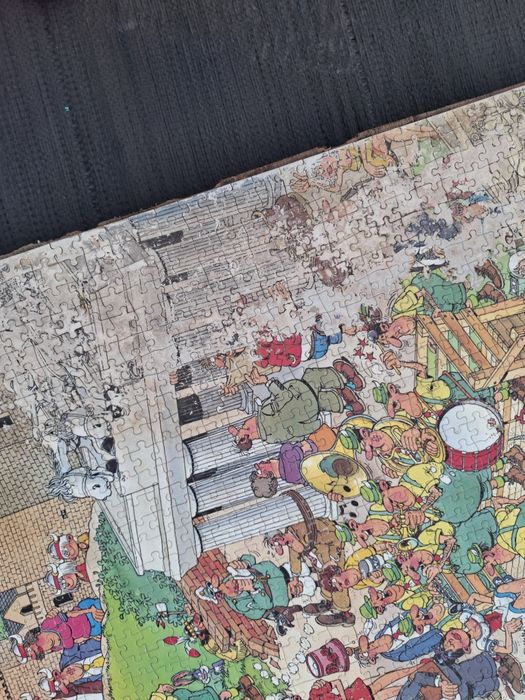 Vendo puzzle 7000 peças , com defeito