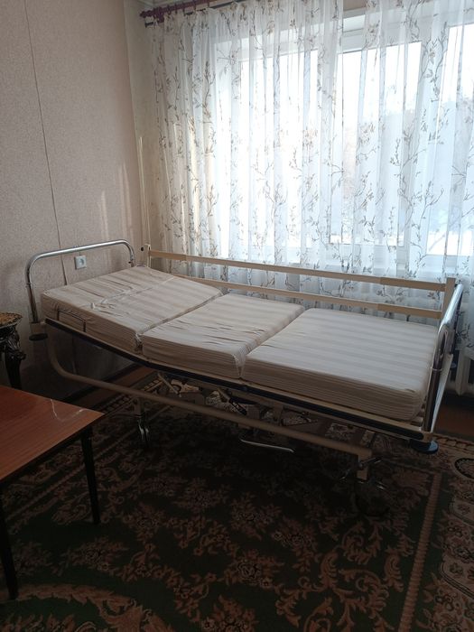 Ліжко для лежачого хворого