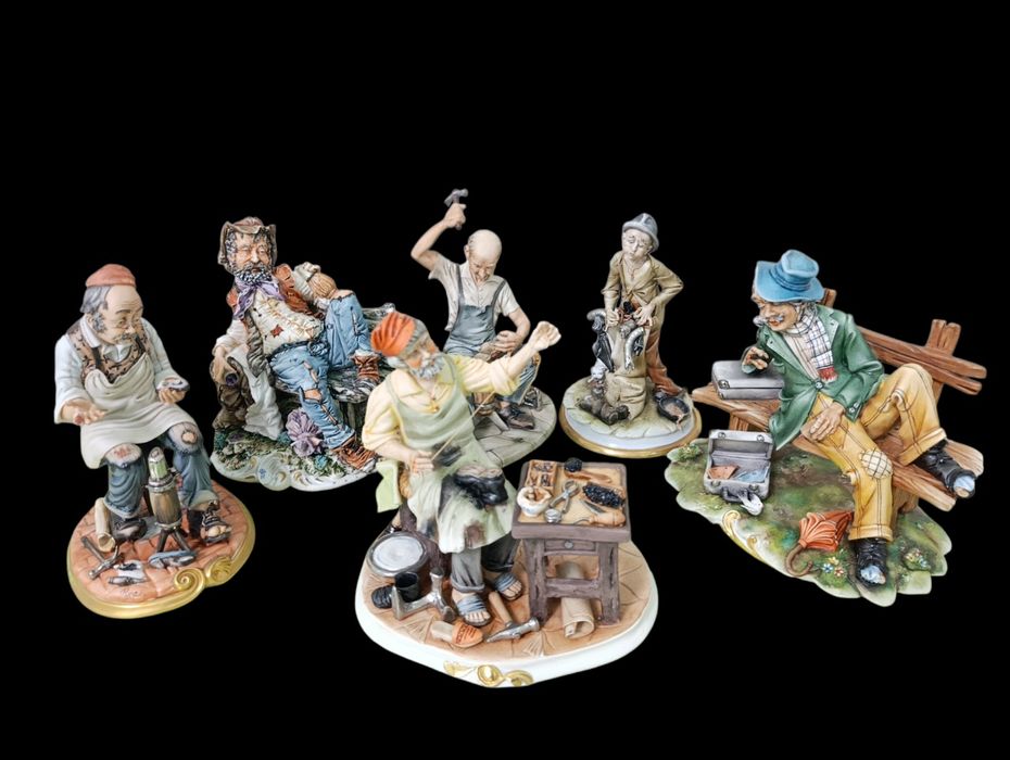 Фарфоровая статуэтка Каподимонте